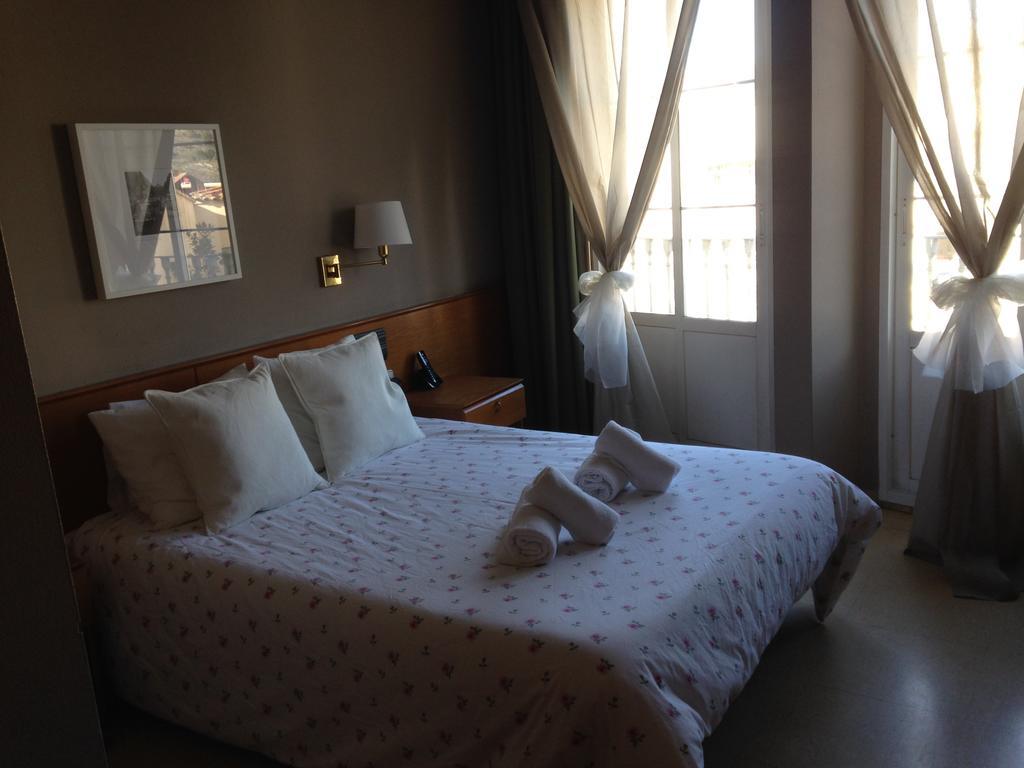Hotel Manel Martorell Esterno foto